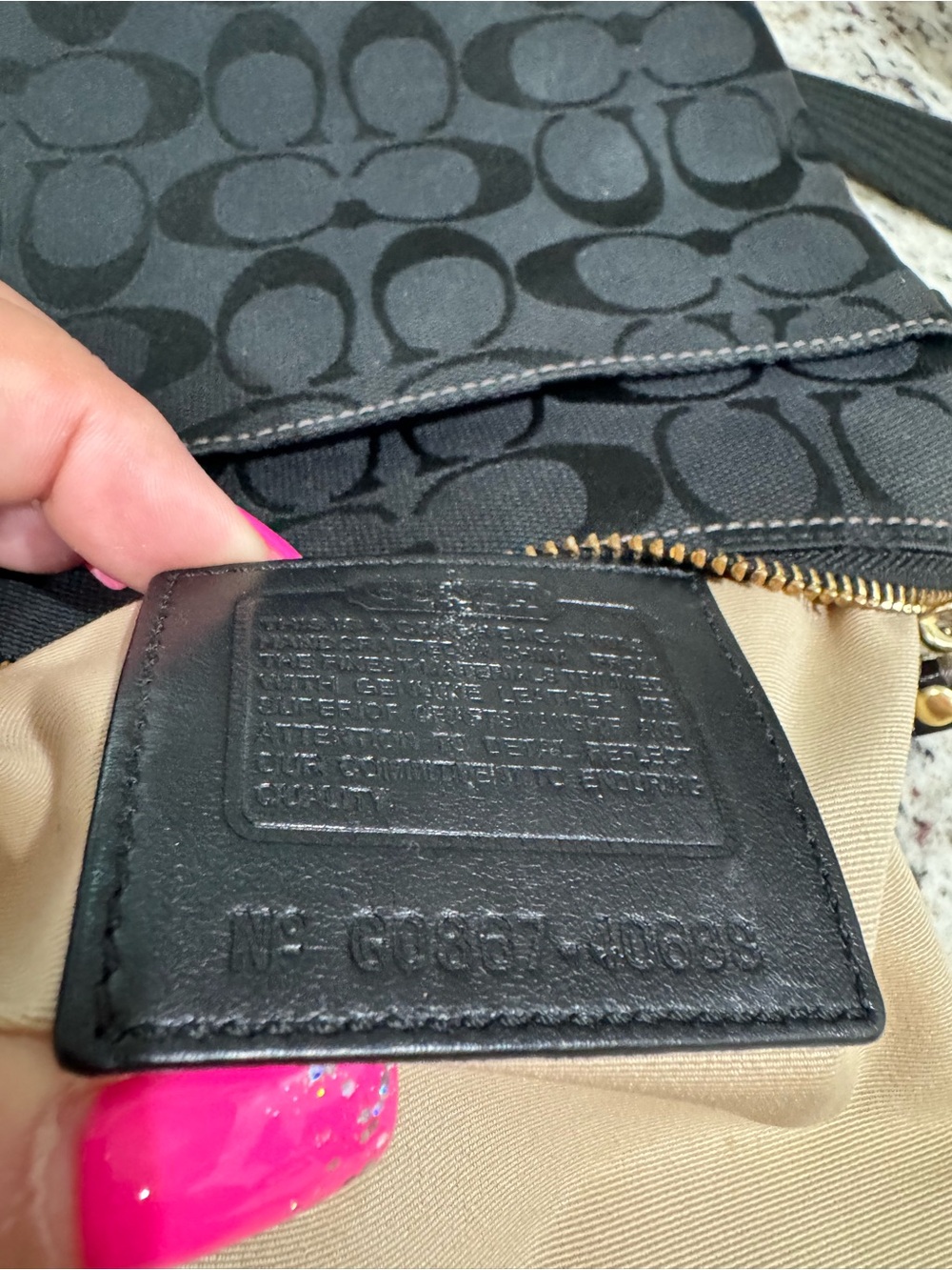 Coach Signature Hampton Swingpack Crossbody Bag
Signature C Vintage Purse - Picture 4 of 11